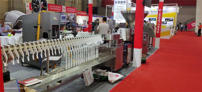 Vacuum filler, twisting machine & suasage hanger Vacuum filler, twisting machine & suasage hanger