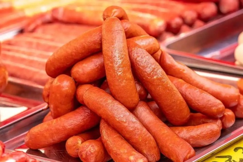 Standardized production process and detailed formula for red sausage