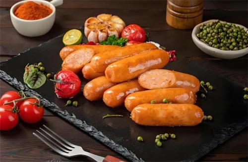 In the processing technology of sausage, the combined application of chopping and rolling techniques